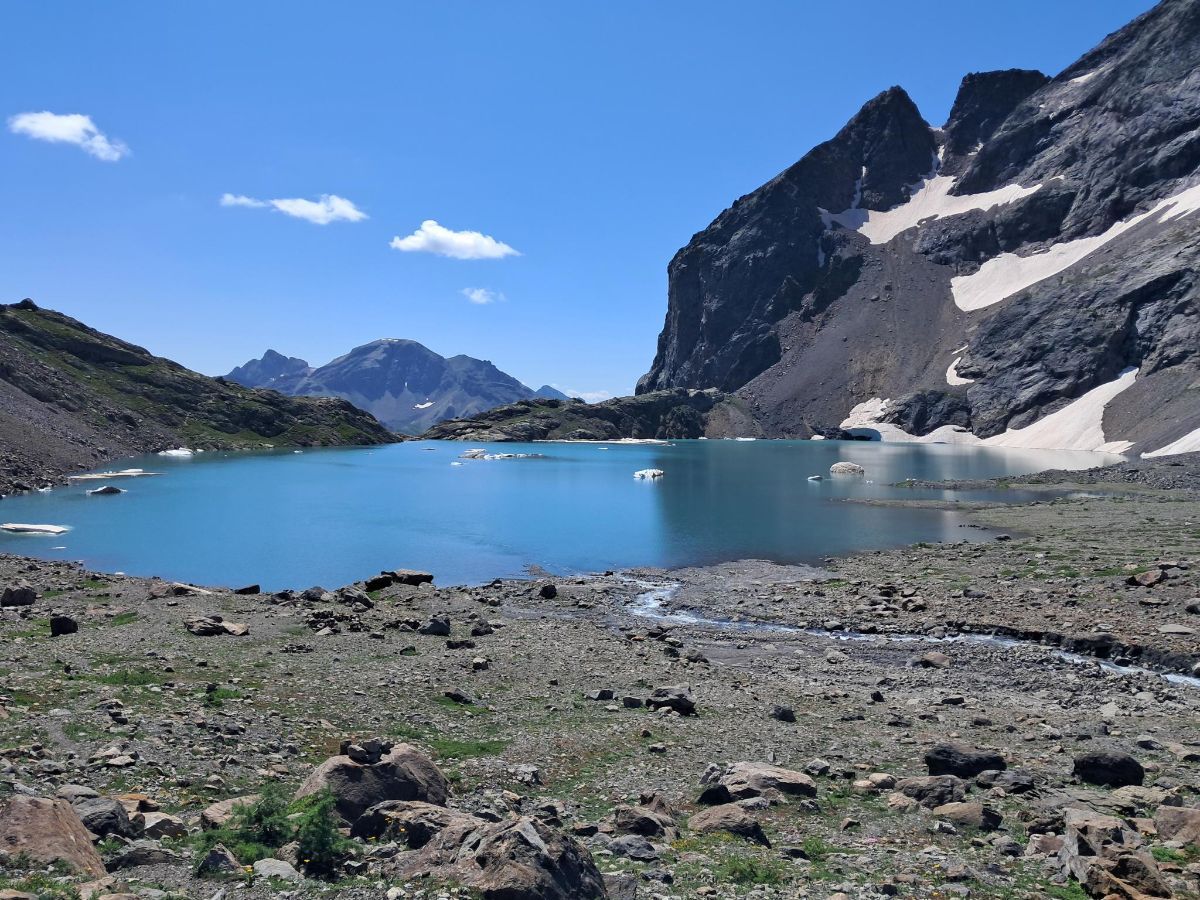 Lac de L'Eychauda on the Rock !!