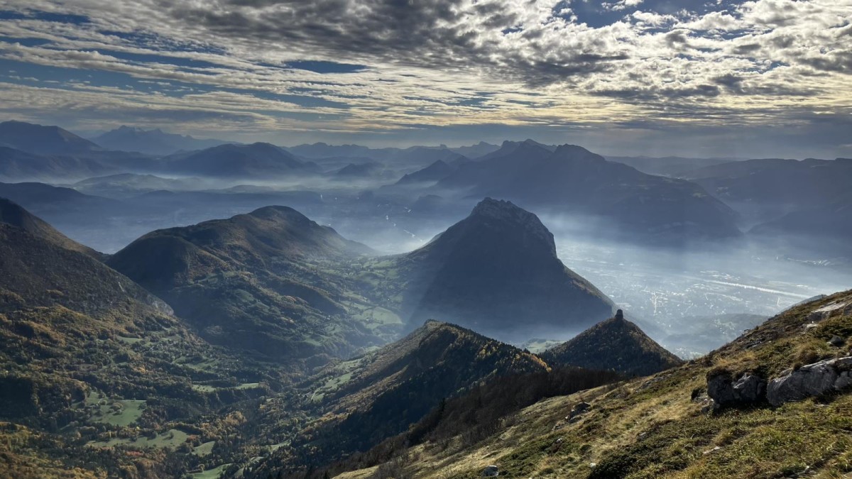 Mont Rachais, Néron, Grenoble et environs plus ou moins lointains depuis le sommet de la Pinéa