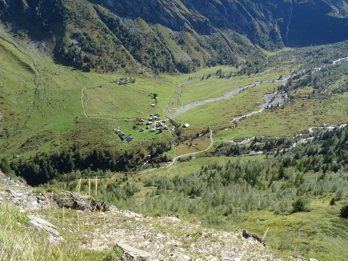 Chalets et pâturages de Miage vus depuis le mont Truc