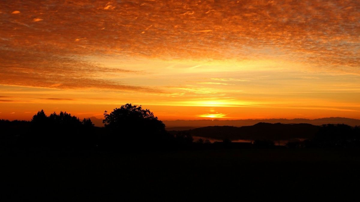 Avant la rando, le soleil va se lever derrière la Grande Casse