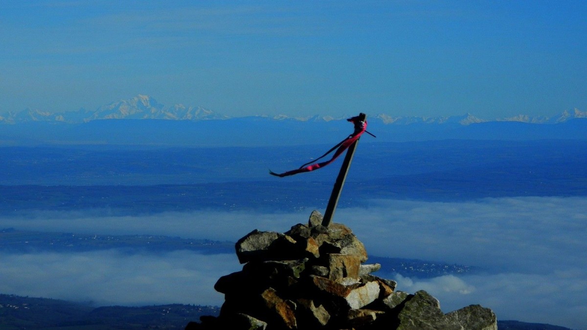 Le sommet du Chirat Rochat est un superbe belvédère