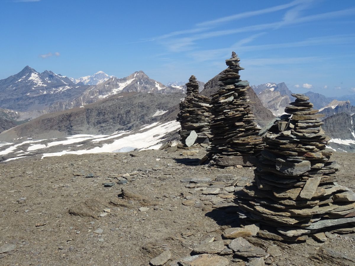 Les cairns sommitals