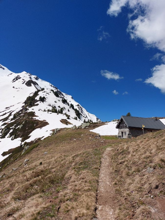 Le chalet du col de l'Arc au pied du Bellachat