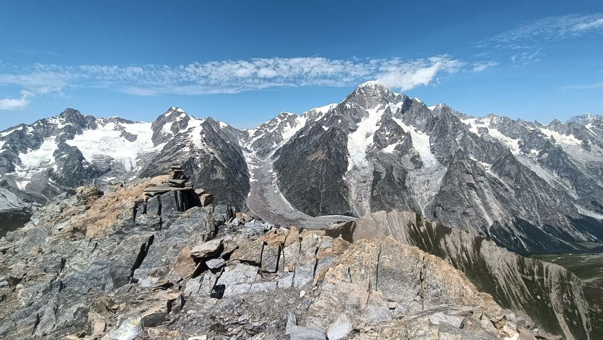 La vue mémorable sur le Mont Blanc, intérêt majeur de cette ascension !