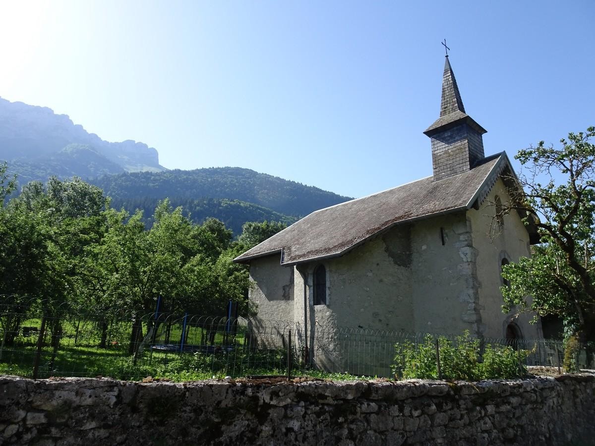 Dent d'Arclusaz vue de la chapelle d'Épernay