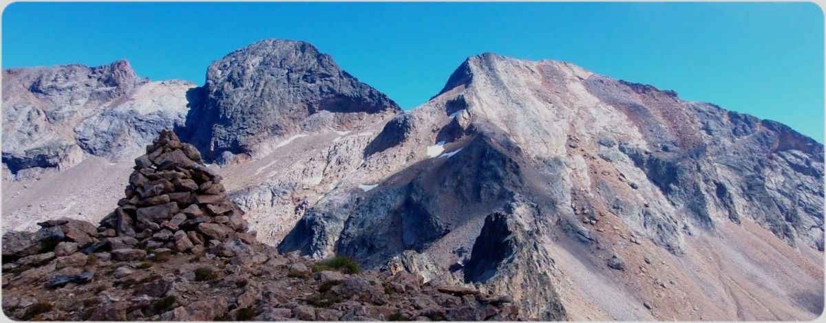 Pointe 3020m du Rochail, Pointe de Malhaubert et Pointe de Confolens vus du sommet du Neyrard.