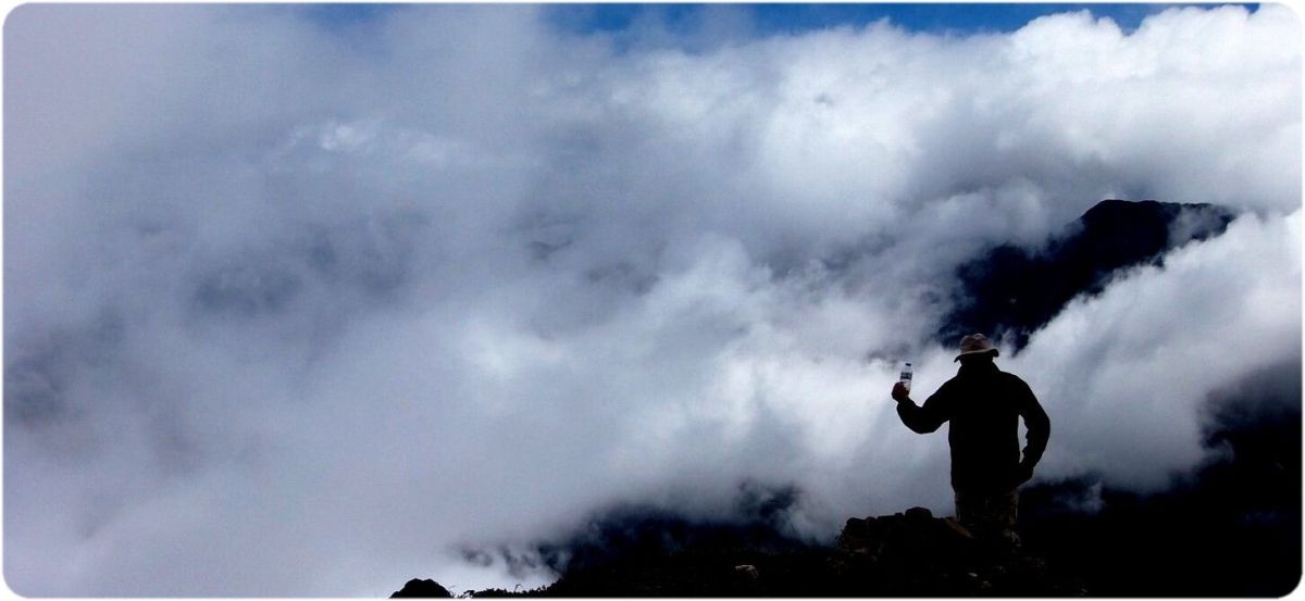 La tête dans les nuages au sommet du Grand Van.