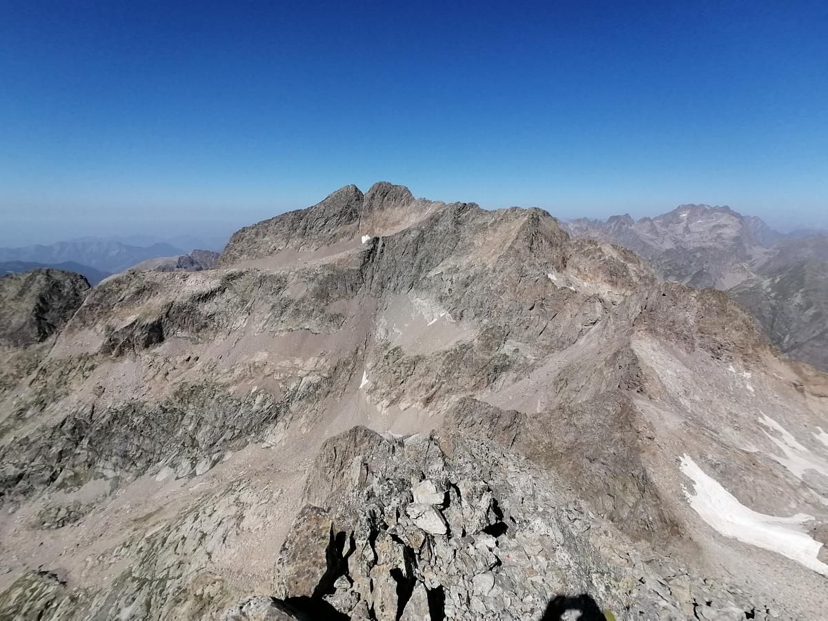 L'arête accidentée menant au Gélas depuis la Cime de la Malédie !