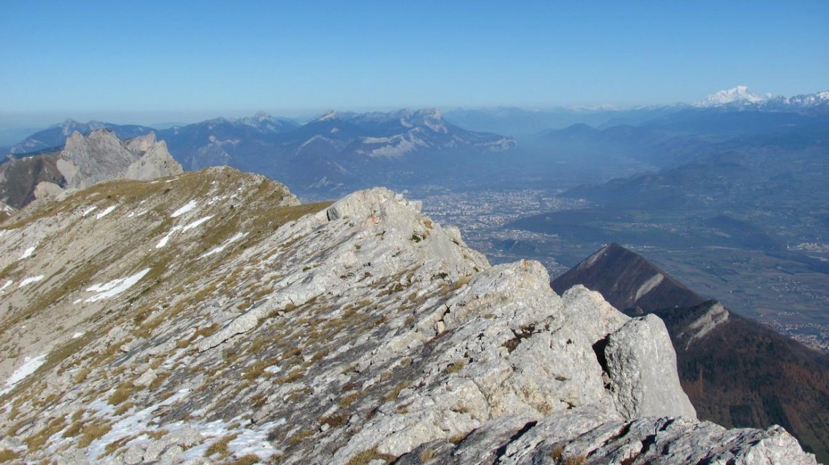 Crête sommitale d’Agathe — Vue depuis le sommet 2193m d'Agathe.