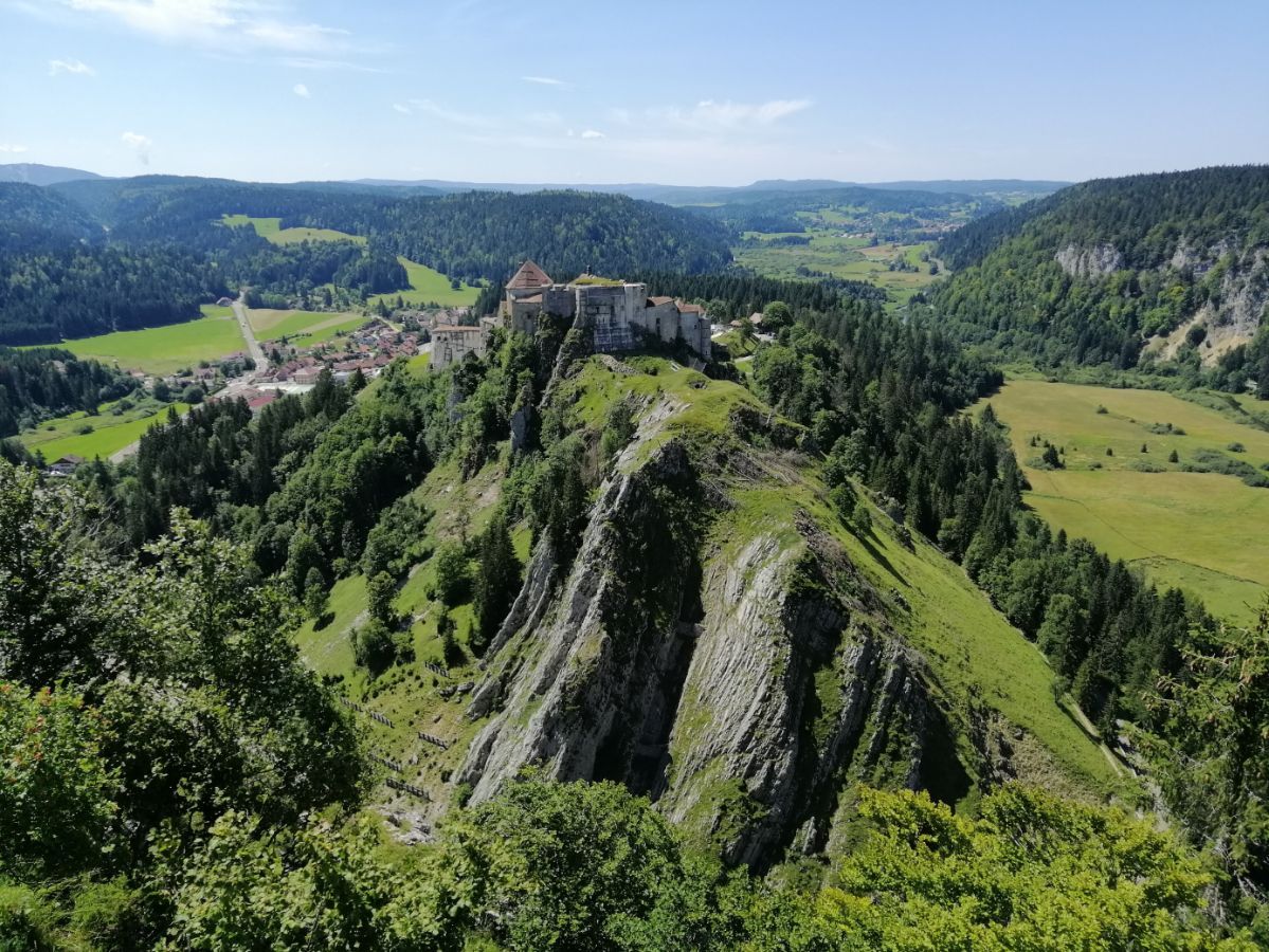 Château de Joux depuis le Fort Mahler