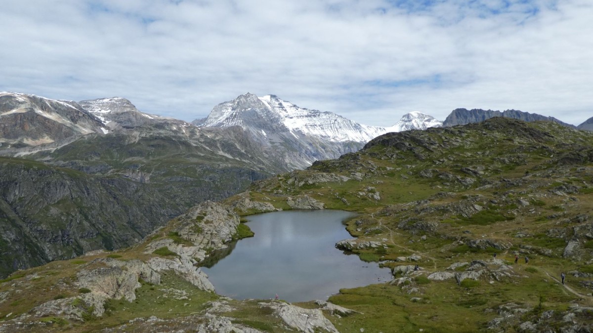 Lac de Bellecombe et la Grande Casse le plus haut sommet de Savoie (la grande louche en patois savoyard)