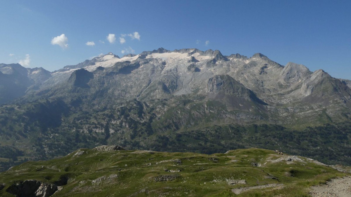 Vers le point culminant des Pyrénées.