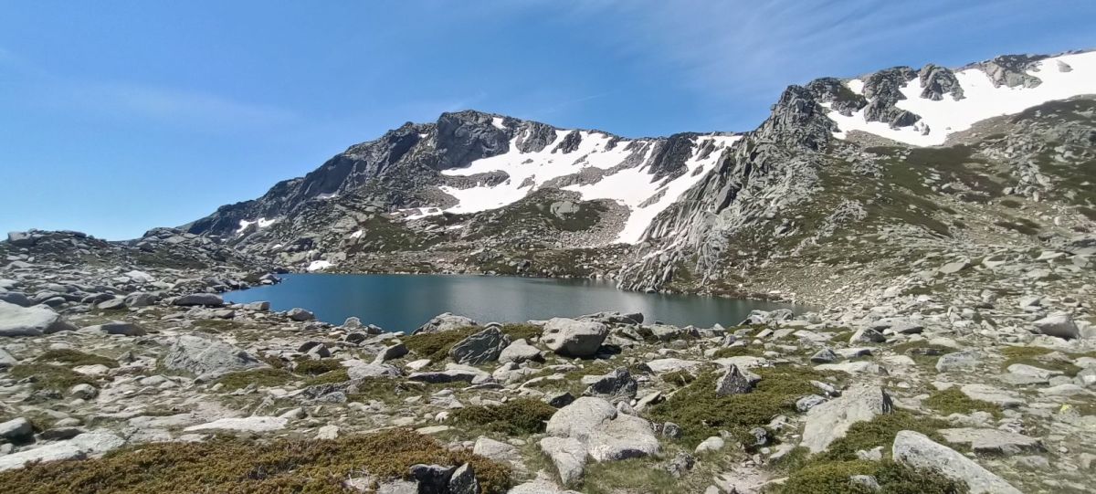 Le Monte Renoso et le Lac Bastiani, un des plus beaux de Corse !