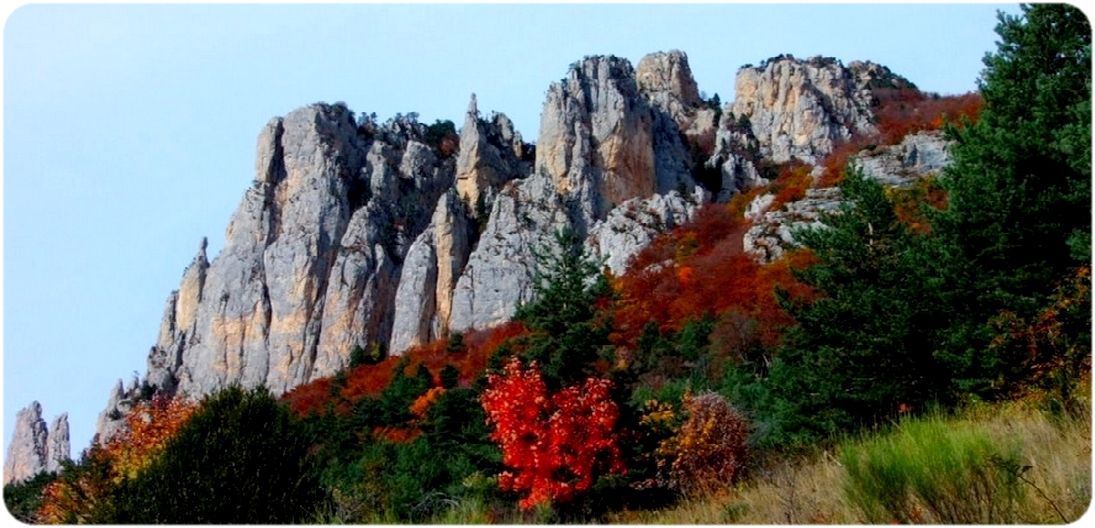 Les Aiguilles de Tussac ou Bénevise, du GR.93.