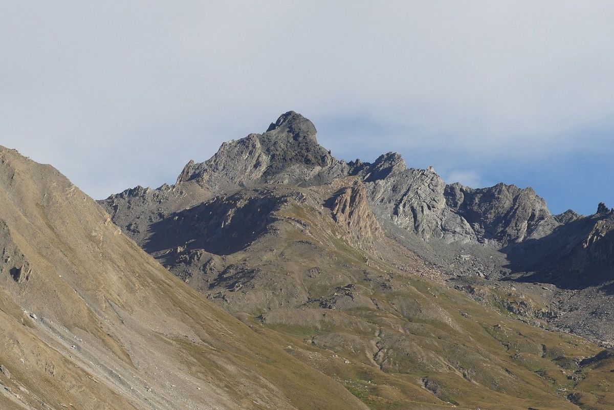 Roche Noire et vallon des Hugues