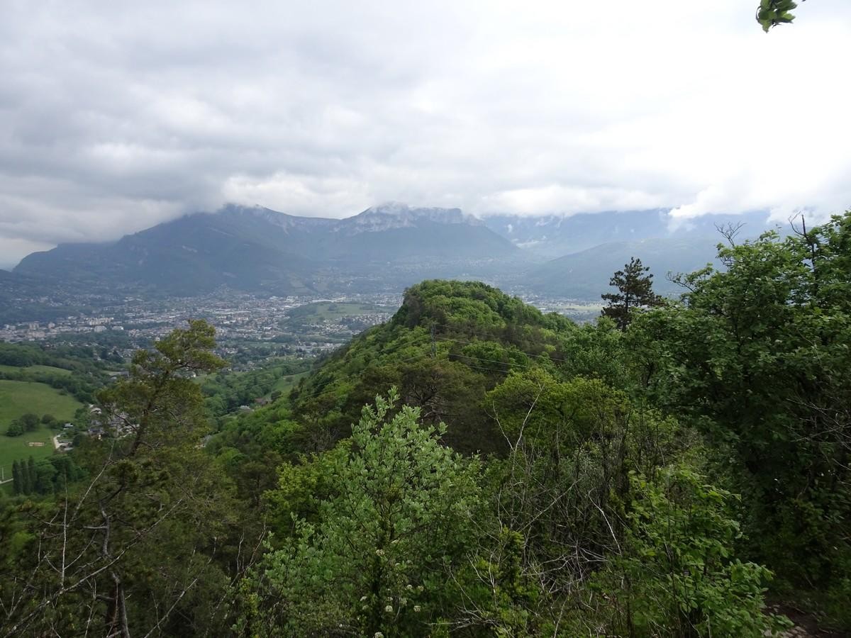 Regard arrière en montant au Bec du Corbeau