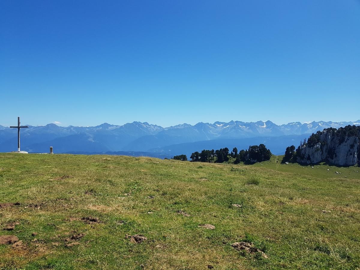 Belledonne et la Croix de l'Alpe