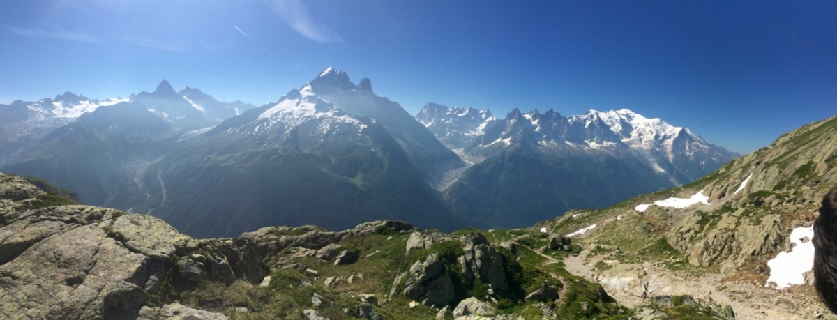 Vue sur le massif du Mont Blanc au départ