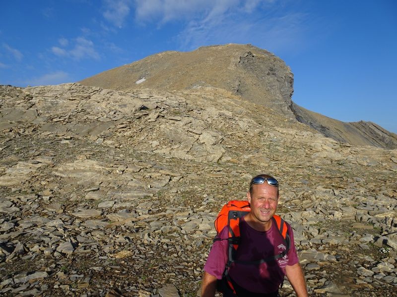 Tof au col entre la Tête de Vautisse (3156m) et la Crête de Rougnoux (3003m) avec le sommet en arrière-plan.