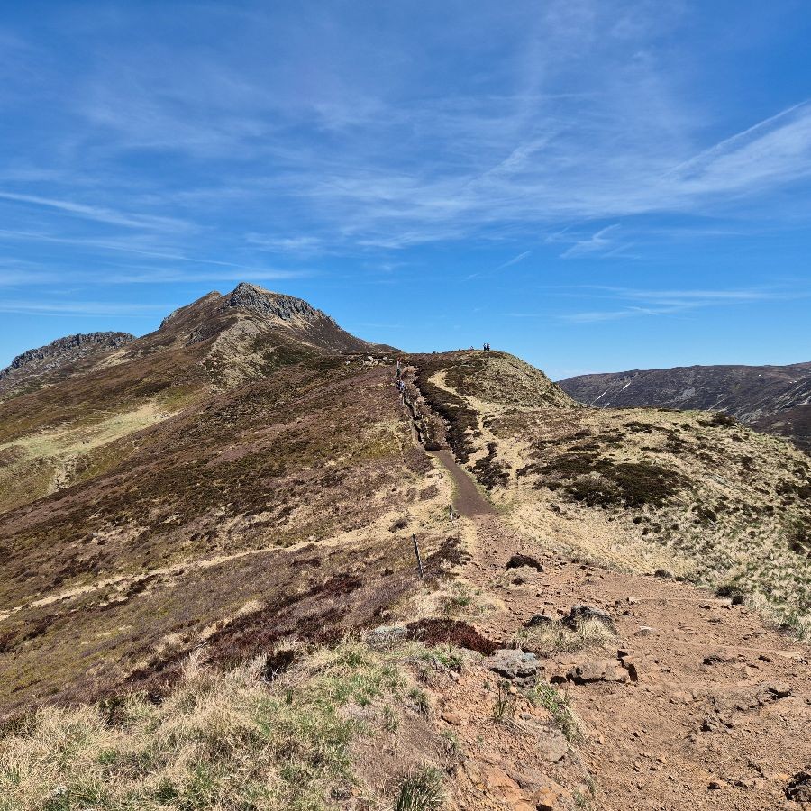 Sur la crête entre le puy mary et le peyre arse