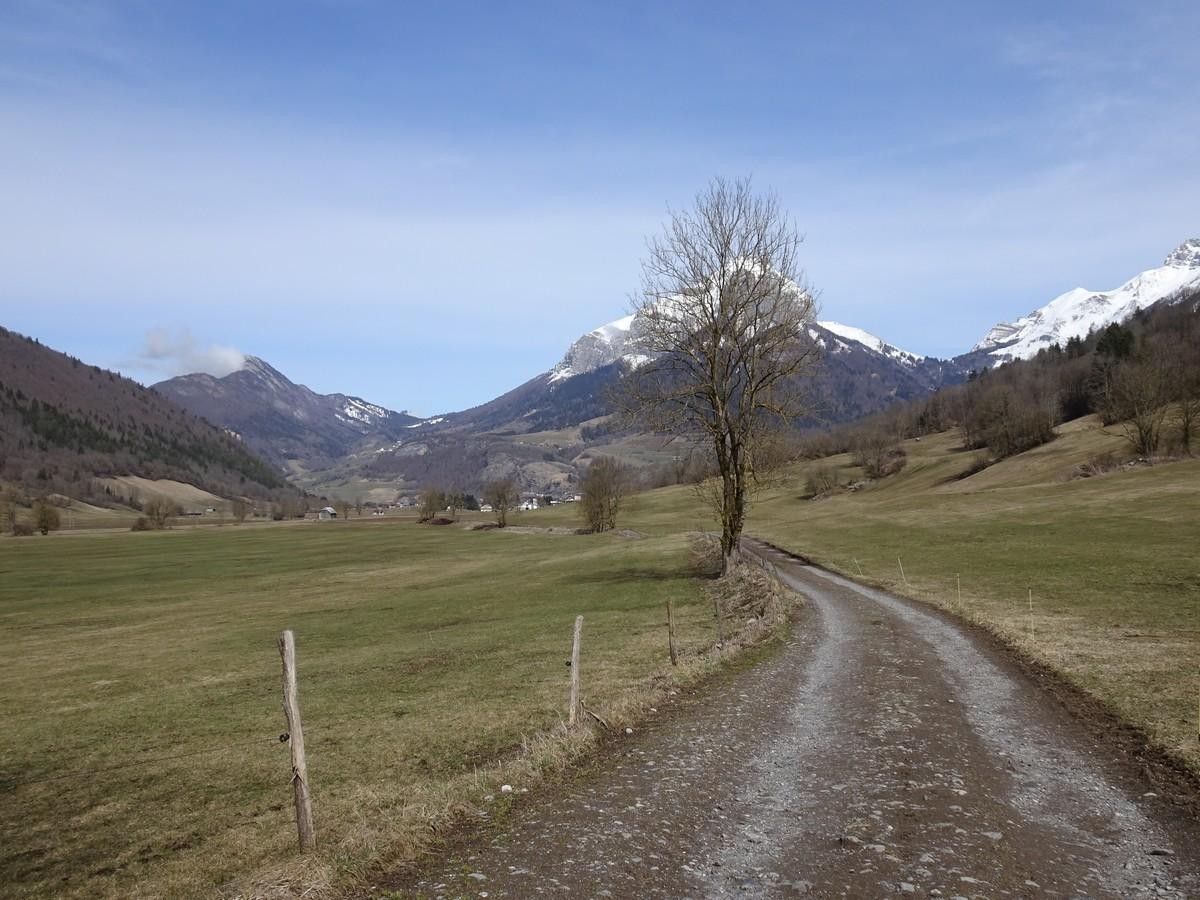 Entre le Villard et École