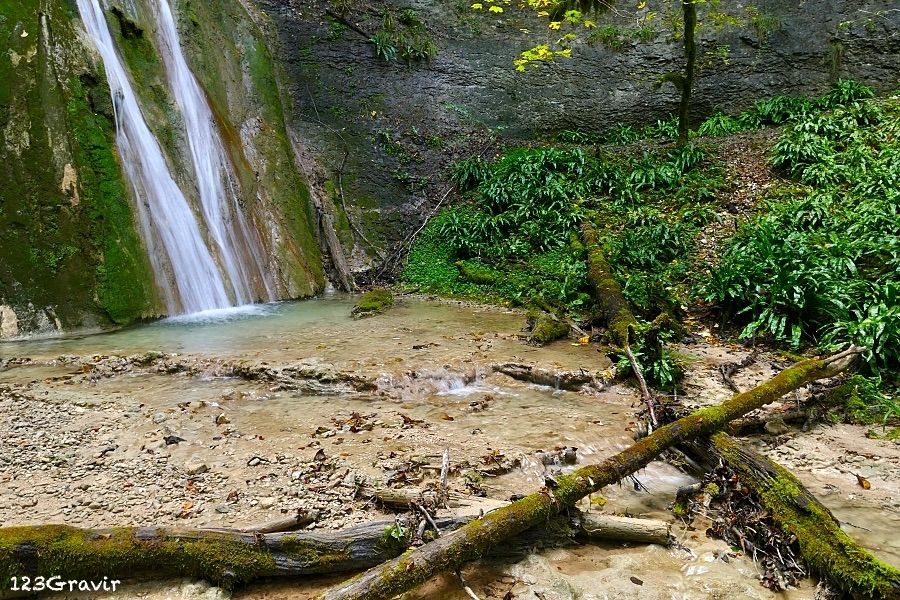 Cascade (aval) de la Peusse