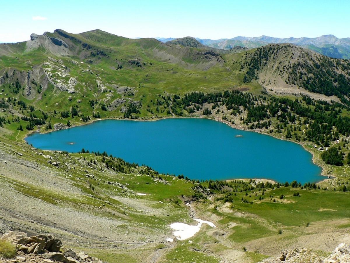 Le lac d'Allos, plus grand lac naturel de montagne en Europe