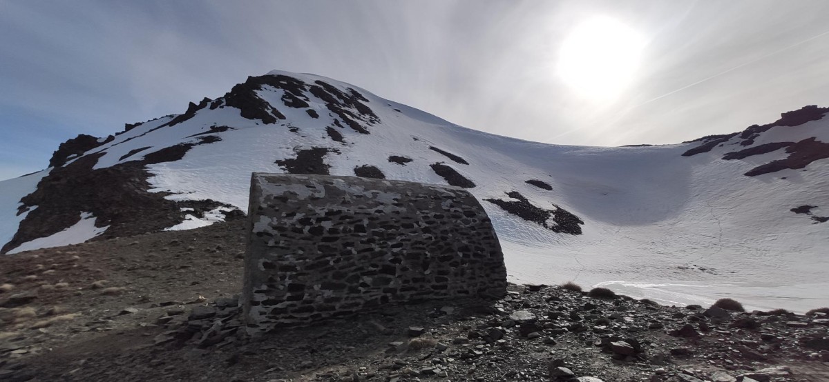 Refuge du Caballo, au pied du Cerro de Caballo, 2800m