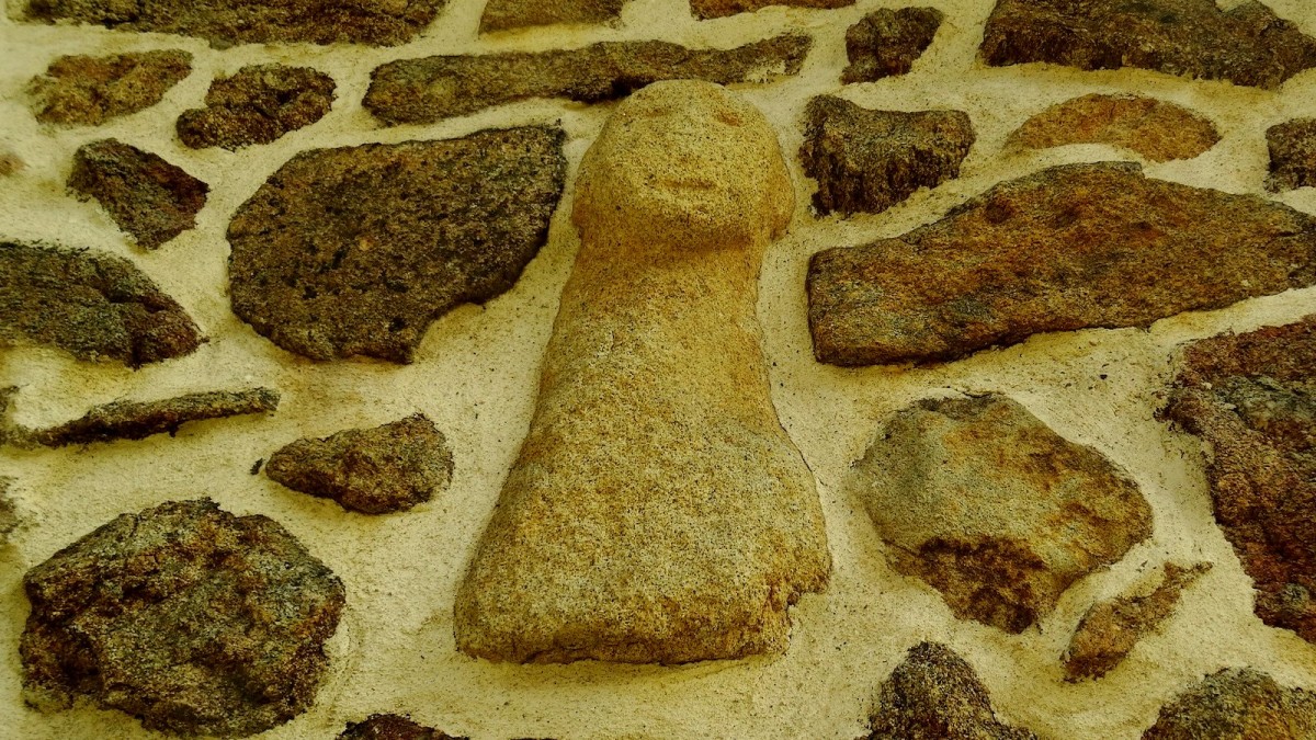 La statuette du Montant. 4 000 ou 12 000 ans ?