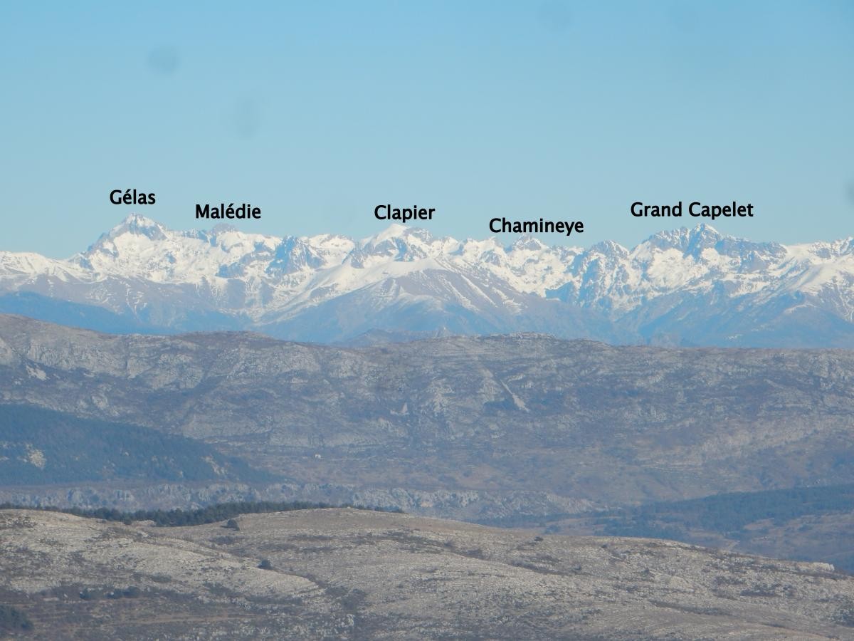 Vue du Haut Montet : 3 sommets à plus de 3000 les 2 autres dépassant les 2900 mètres