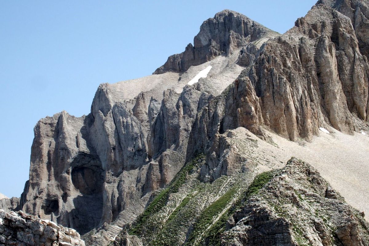 La Tête de l'Aupet et les orgues minéraux de la Crête des Grépoux