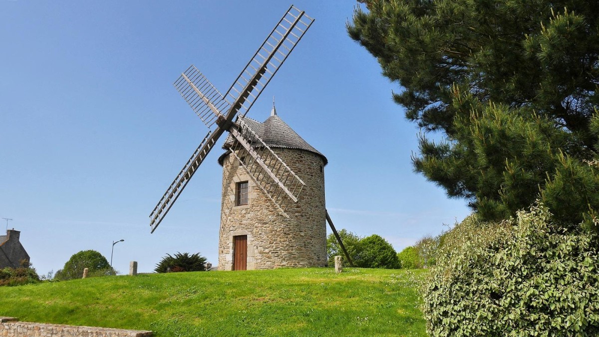 Le moulin à vent de Buglais (XVIème siècle).