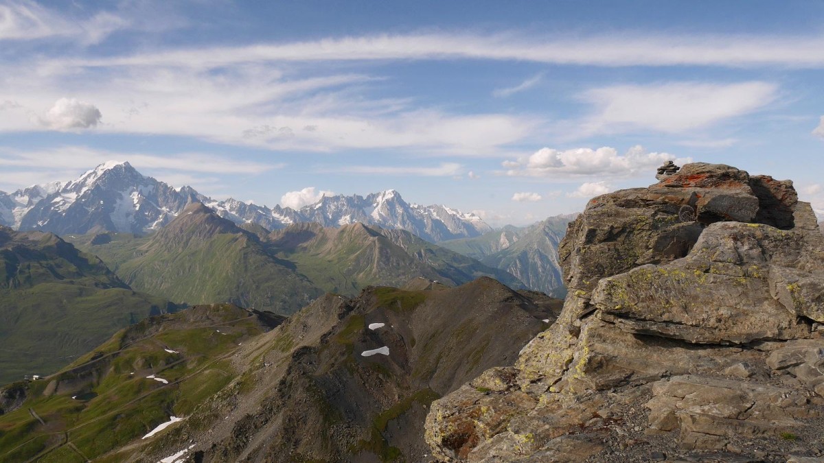 Le Mont Valezan avec le massif du Mont-Blanc en toile de fond.