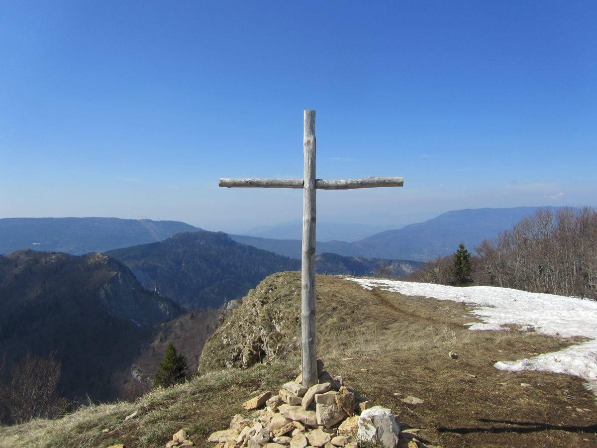 La croix du Mont Joigny.