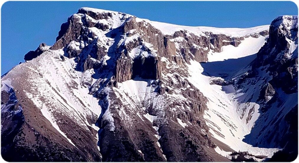 La Combe de Mai dominée par la Tête des Pras Arnaud.