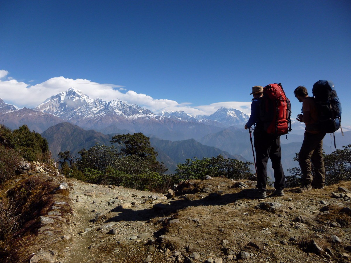 Au col de Jaljala (3414m), passage clé du trek et porte d'entrée dans la réserve du Dhorpatan. Panorama sur le Dhaulagiri (8172m) et l'Annapurna (8091m).