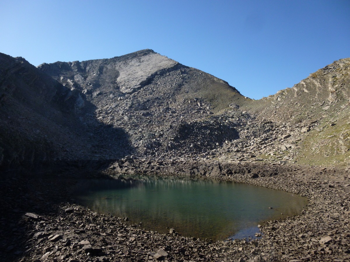 La Tête et le lac de l'Enchastraye.