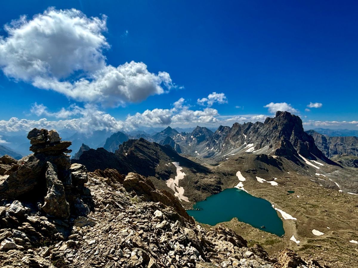 Vue depuis le sommet de la Pointe des Cirques