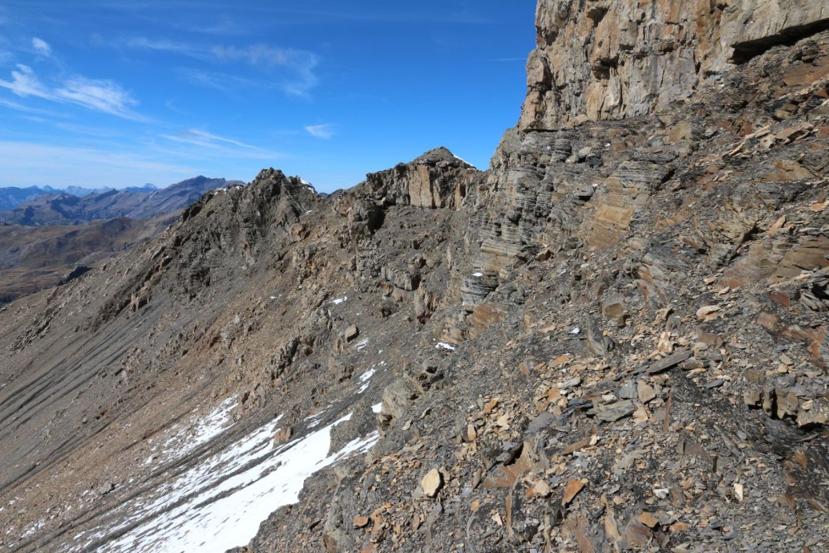 Grande ambiance dans le passage de la barre vers la crête faîtière...