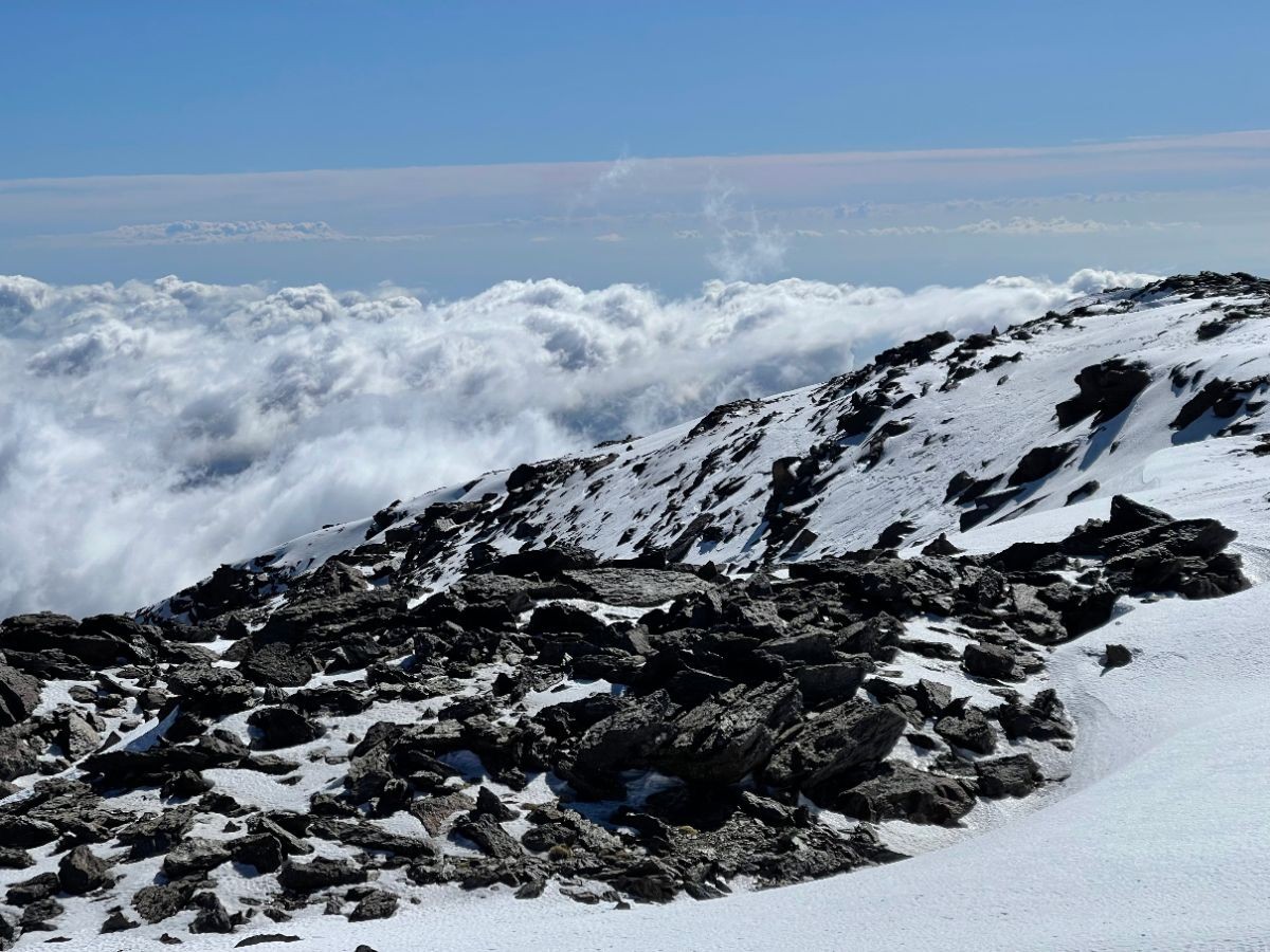 La vue du sommet : une impression de haute montagne au coeur de l'Andalousie