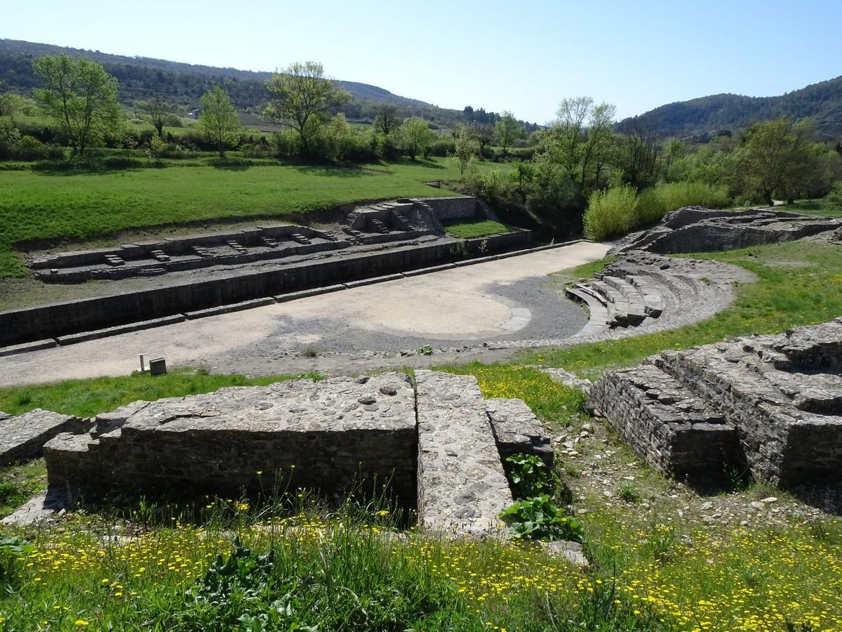 Théâtre antique d'Alba la Romaine