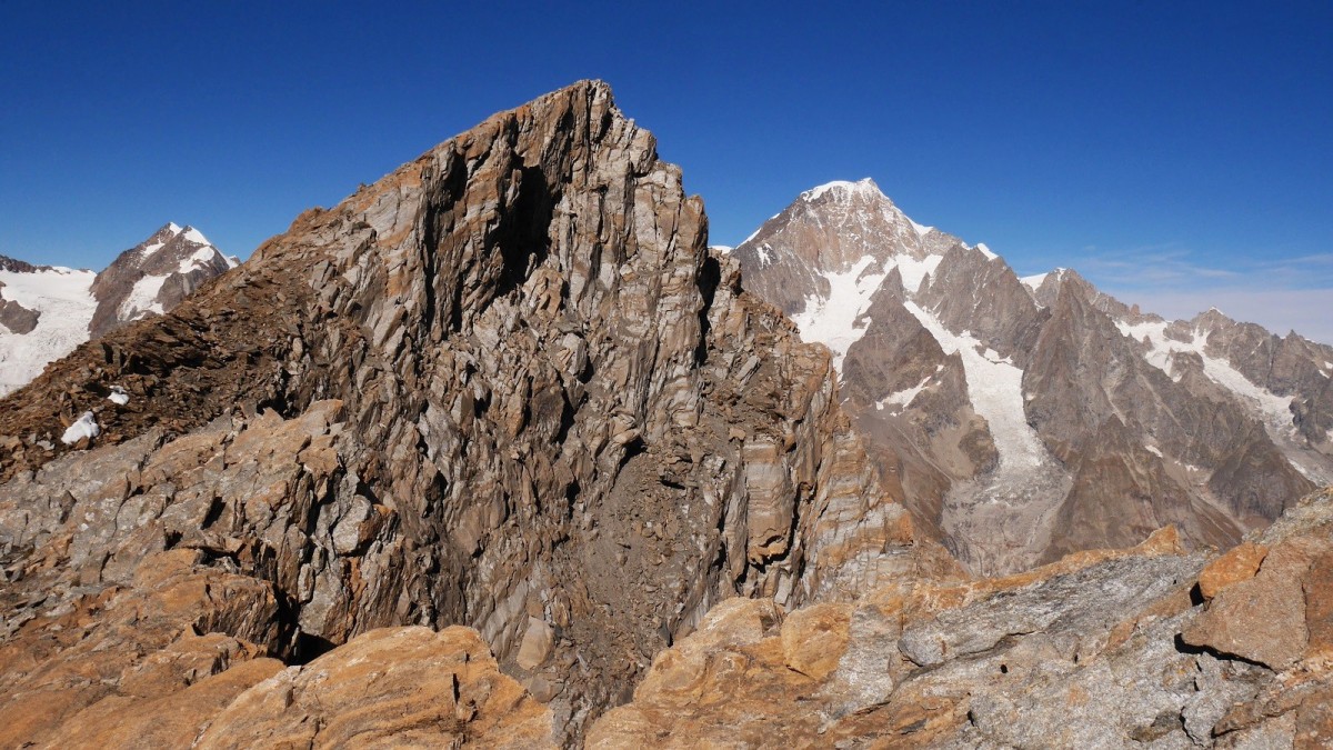 Sommet du Berio Blanc et Mont Blanc vus de l'antécime.