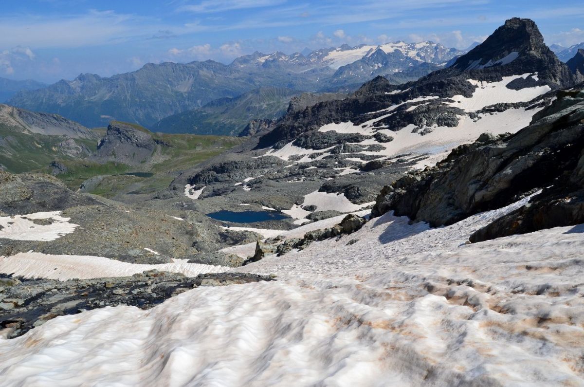 Les Aiguilles de l'Hermite dominent l'ancien Glacier d'Arguerey