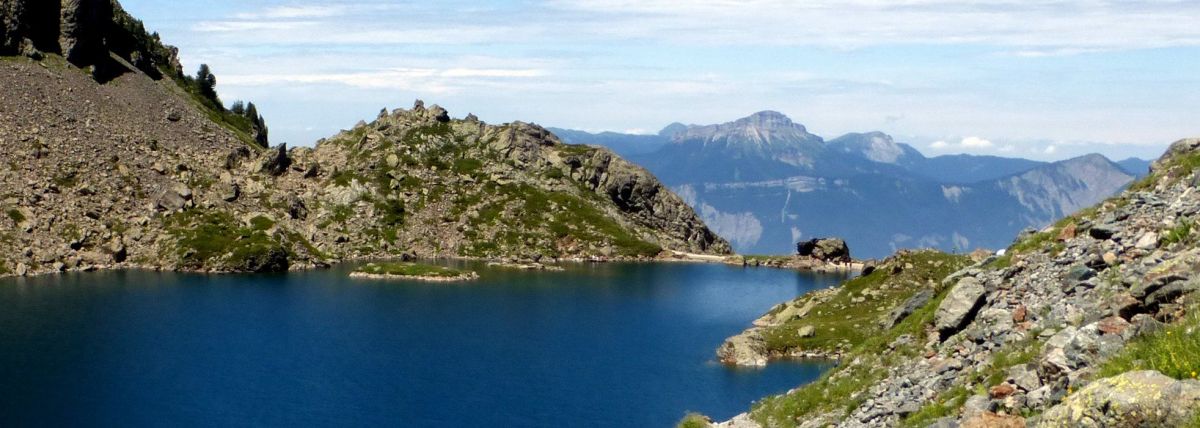 le temps s'arrête au bord de ses rives