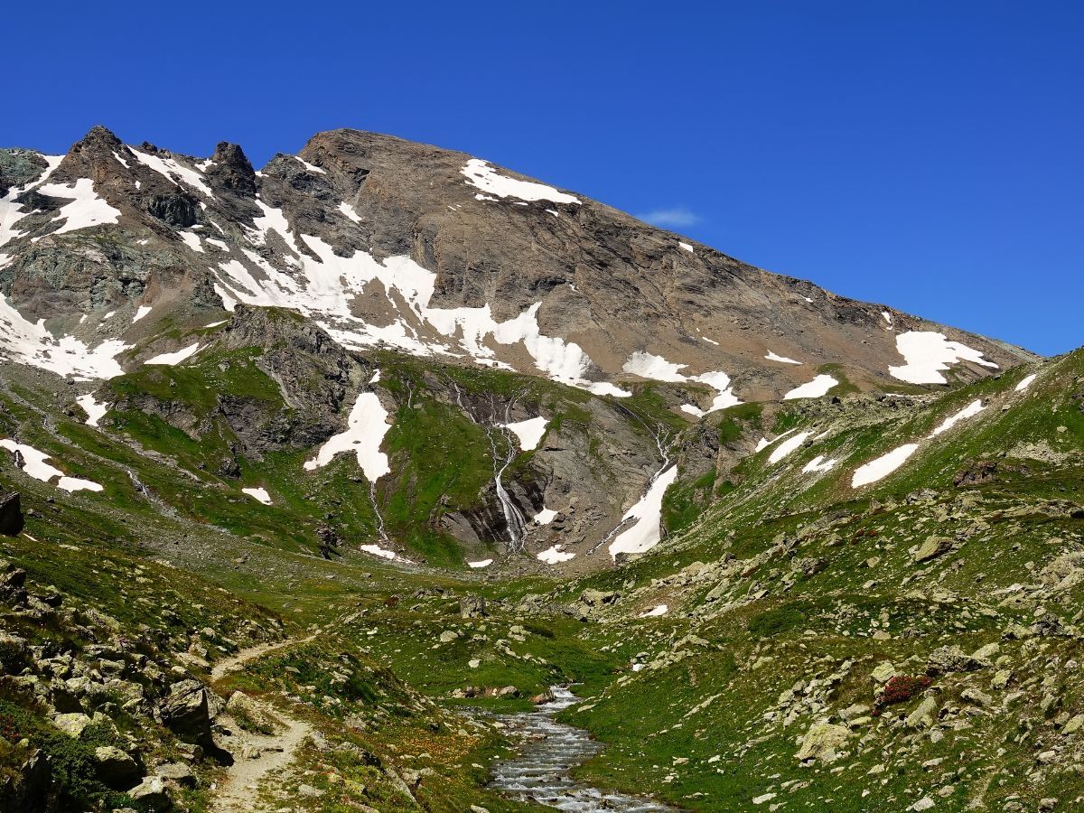 Le Mont Avril et le torrent Fenêtre.