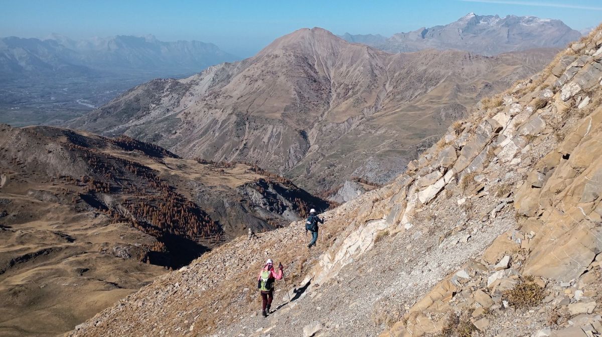 Descente sous l'arête nord-ouest de Fleurendon