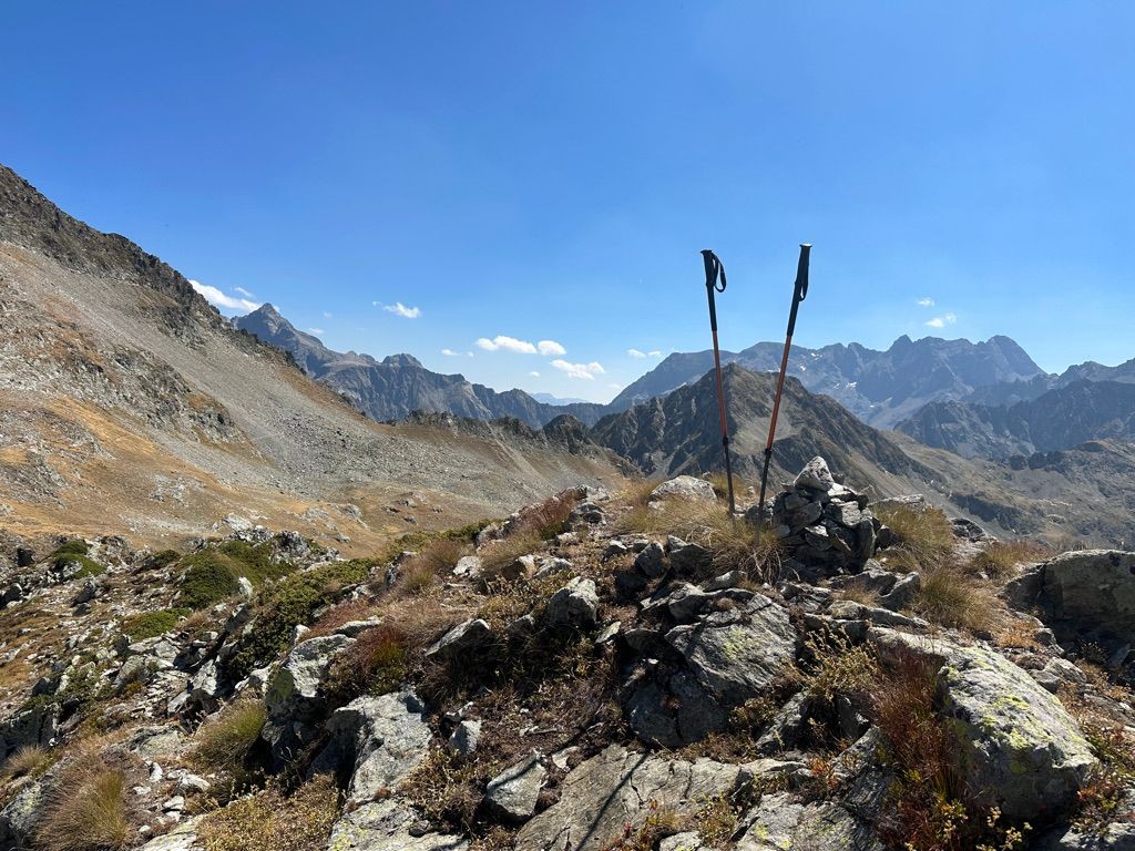 Du sommet vers la Pointe des Moutières.