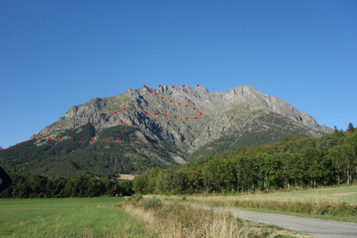 Itinéraire approximatif de la montée dans le versant sud du Petit Chaillol, de la plaine des Costes.