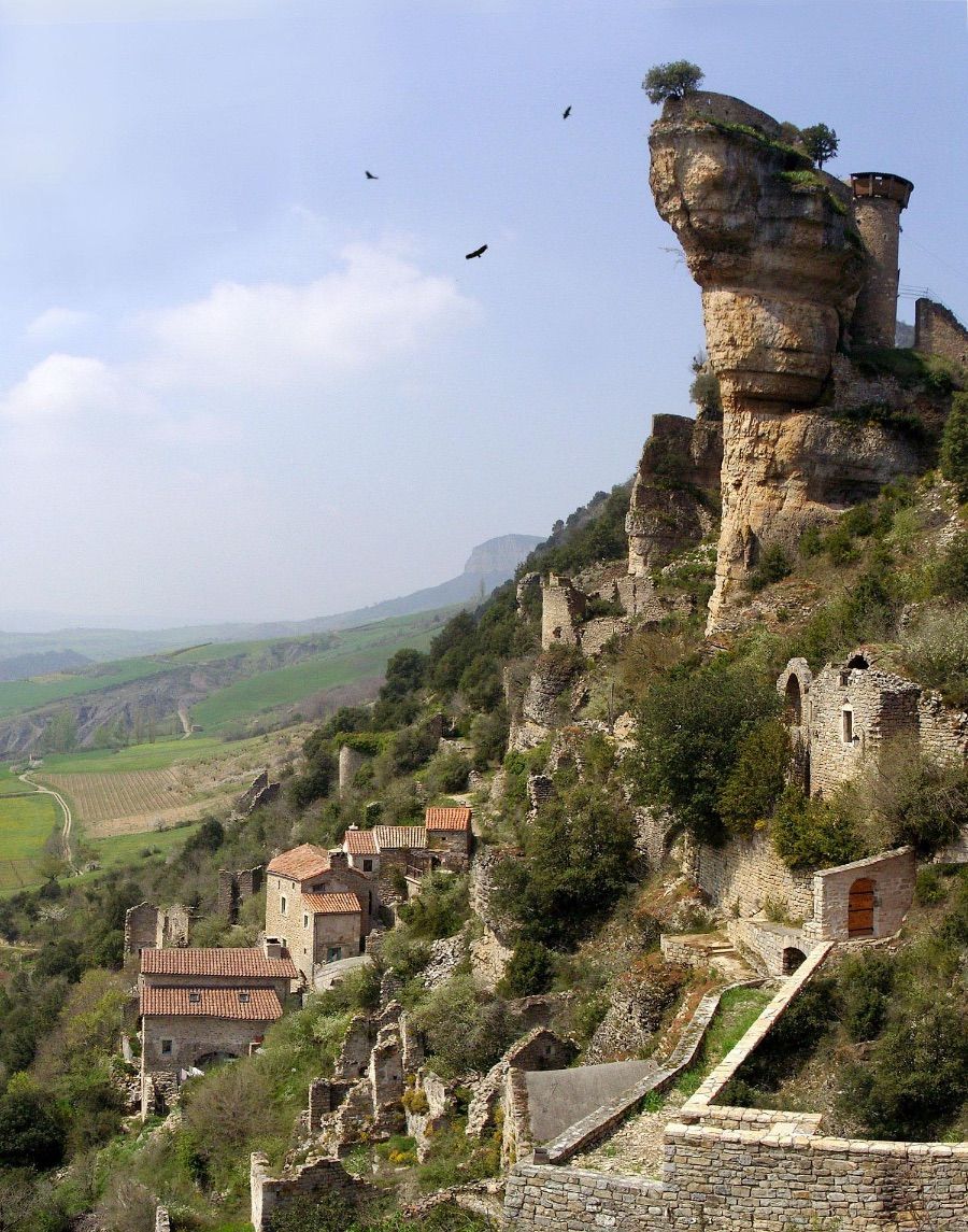 Château de Peyrelade et gîte Lò Roc