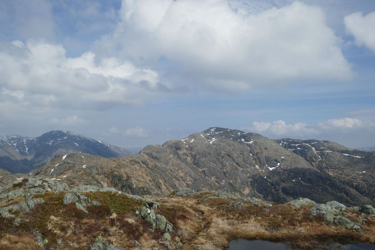 Le sommet de Svéningen qui a des petites allures de haute montagne malgré son altitude modeste de 843m